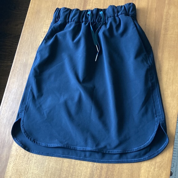 Lululemon skirt - Picture 2 of 8